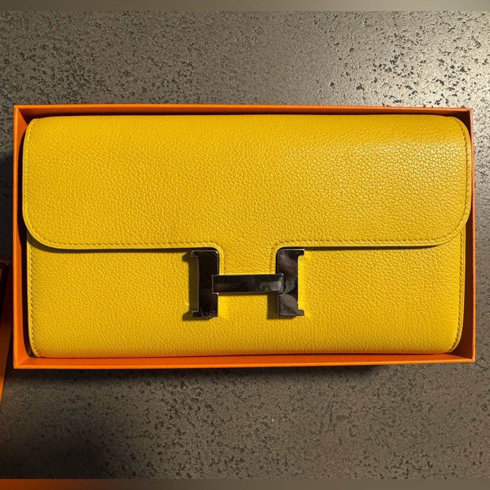 Constance to go, Jaune color - Yellow with attachable strap